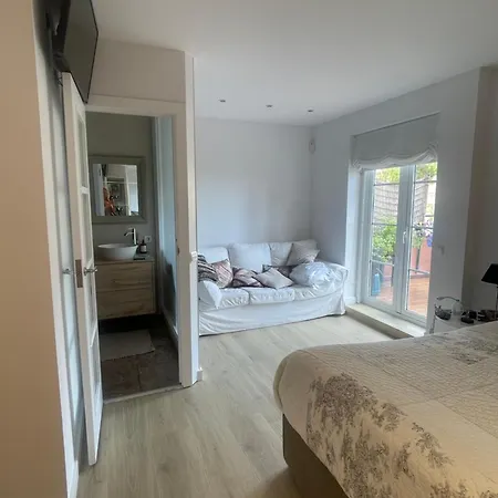 Wonderful House Near Barcelona Apartment Castelldefels